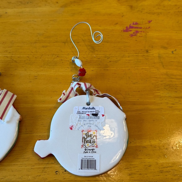 Peace on Earth hanging decorations. New with tag - Picture 6 of 10